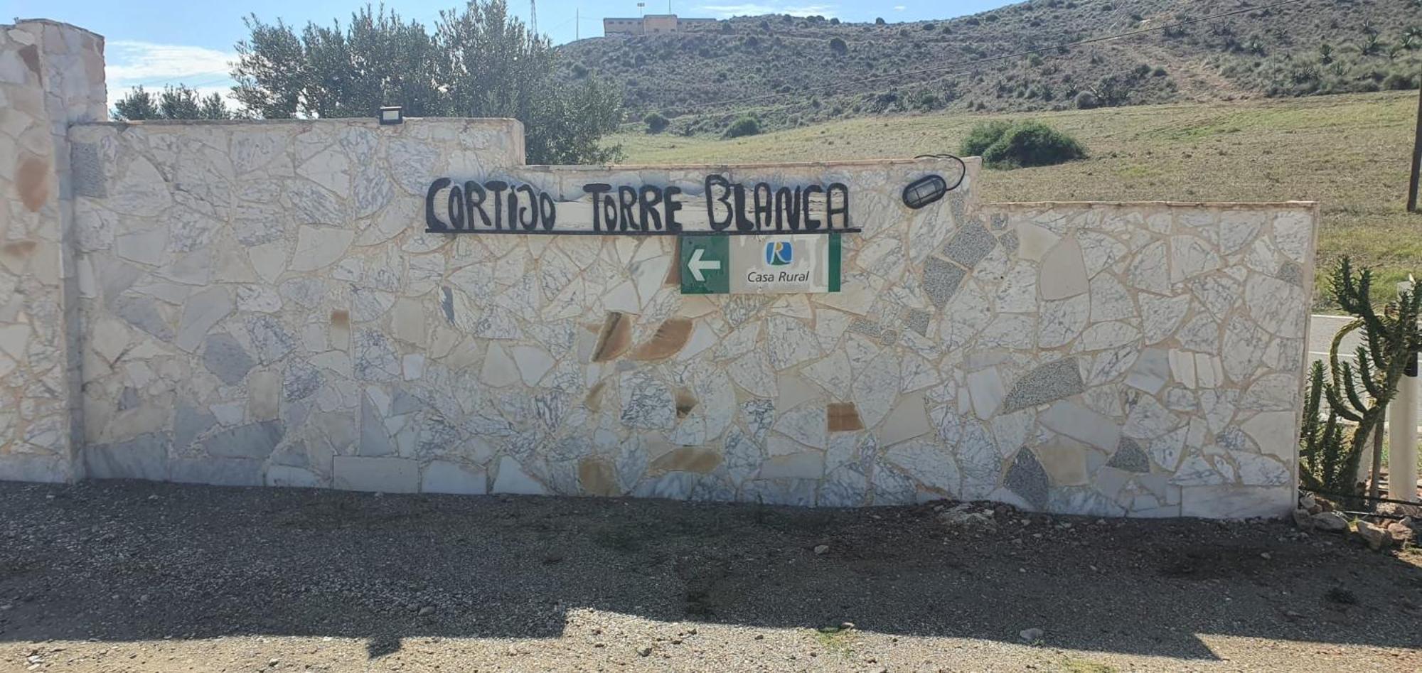منزل الضيف إل بوزو دي لوس فرايليس  في كورتيجو توريبلانسا المظهر الخارجي الصورة